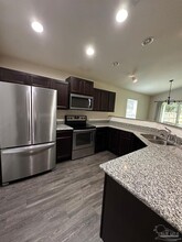 5933 Fairlands Rd in Milton, FL - Foto de edificio - Building Photo