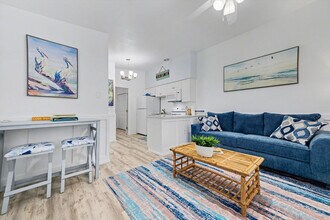 711 E Gulf Blvd in Indian Rocks Beach, FL - Building Photo - Building Photo