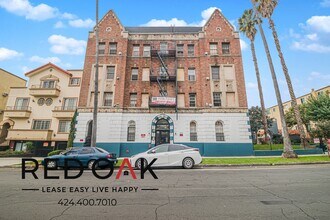 329 S Manhattan Pl in Los Angeles, CA - Building Photo - Building Photo