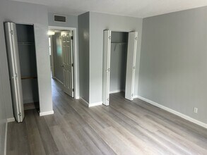 1115 SW 2nd Ct, Unit 4 in Fort Lauderdale, FL - Foto de edificio - Building Photo