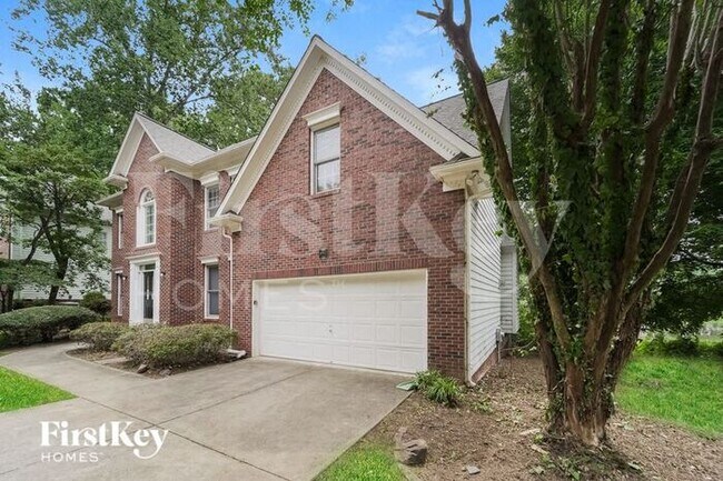 property at 4947 Foxbriar Trail