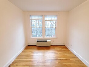 426 Norfolk St, Unit 10 in Somerville, MA - Building Photo - Building Photo