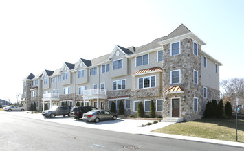 The Bluffs at Aberdeen in Cliffwood, NJ - Building Photo - Building Photo