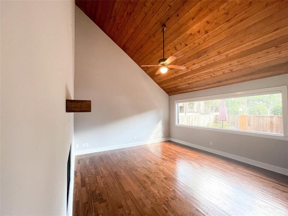 11537 Riverview Dr in Houston, TX - Building Photo