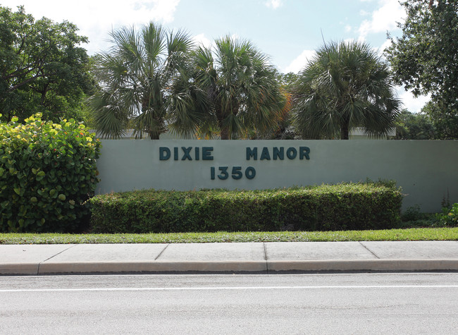 Dixie Manor in Boca Raton, FL - Foto de edificio - Building Photo