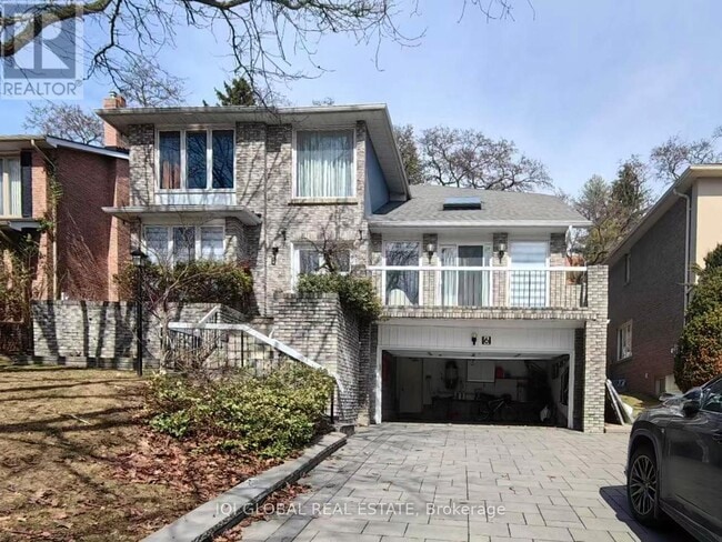 property at 6 Equestrian Ct