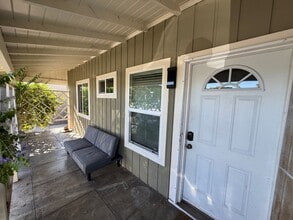 5058-5060 Rockford Dr in San Diego, CA - Building Photo - Building Photo