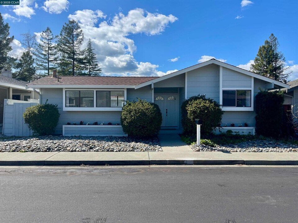 836 Luz Ct in Danville, CA - Building Photo