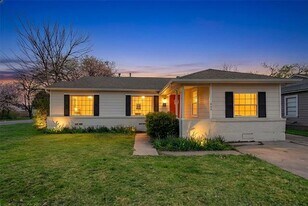 4603 Bonnie View Rd in Dallas, TX - Building Photo