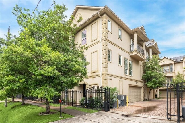 1316 Birdsall St in Houston, TX - Building Photo - Building Photo