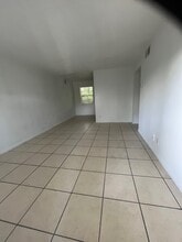 1227 NE 5th Ter in Fort Lauderdale, FL - Foto de edificio - Building Photo