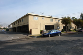 6313 Kester Ave in Van Nuys, CA - Building Photo - Building Photo