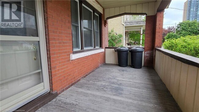 17 Theresa St in Kitchener, ON - Building Photo - Building Photo