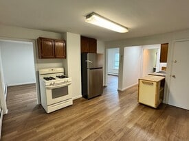 81 Springdale Ave in Meriden, CT - Building Photo