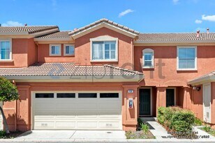 439 Sandhurst Dr in Milpitas, CA - Building Photo