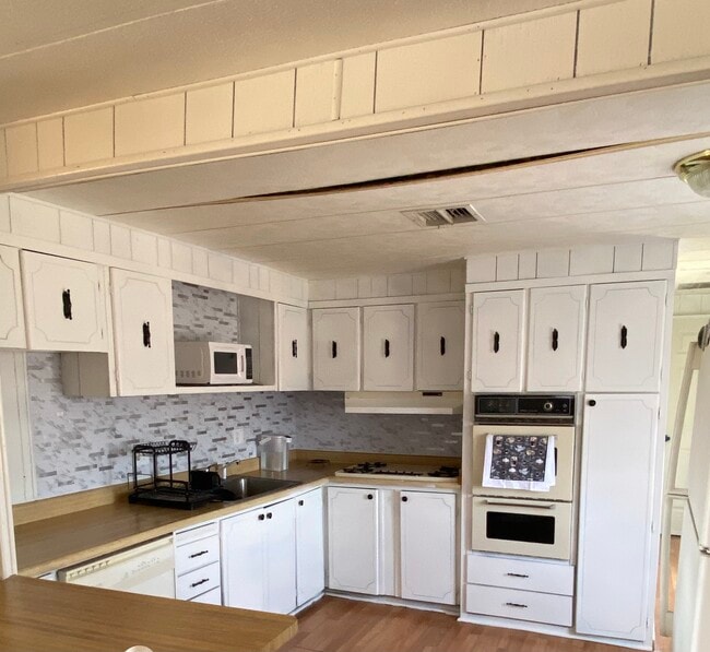 42982 Valley Center Rd in Newberry Springs, CA - Building Photo - Building Photo