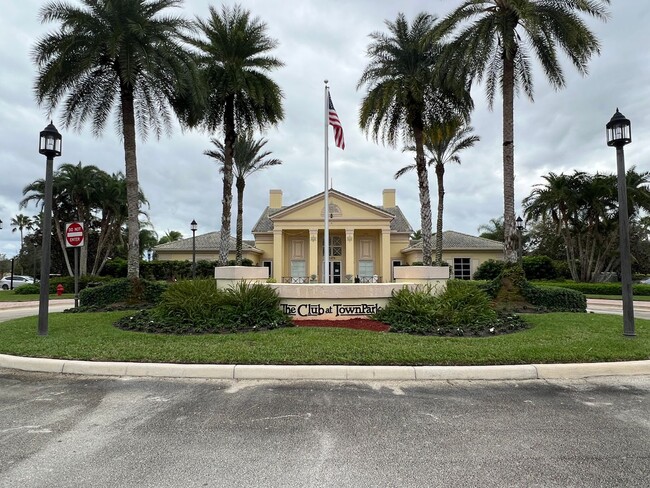 11948 SW Crestwood Cir in Port St. Lucie, FL - Building Photo - Building Photo