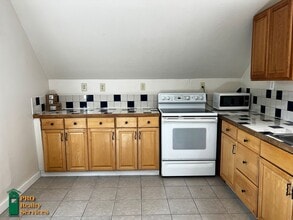 423 NE Taylor St in Minneapolis, MN - Building Photo - Building Photo
