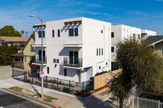 2234 Crenshaw Blvd in Los Angeles, CA - Building Photo - Building Photo