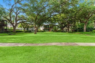 2530 Stanmore Dr in Houston, TX - Building Photo - Building Photo