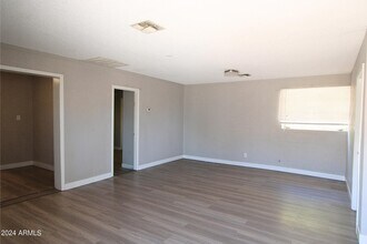 2609 W McLellan Blvd, Unit 3 in Phoenix, AZ - Building Photo - Building Photo