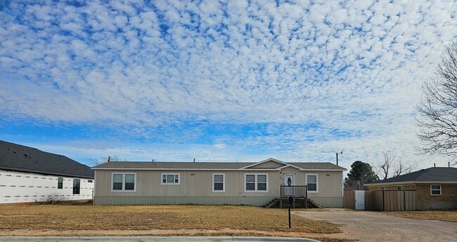 508 NW 10th St in Andrews, TX - Building Photo - Building Photo