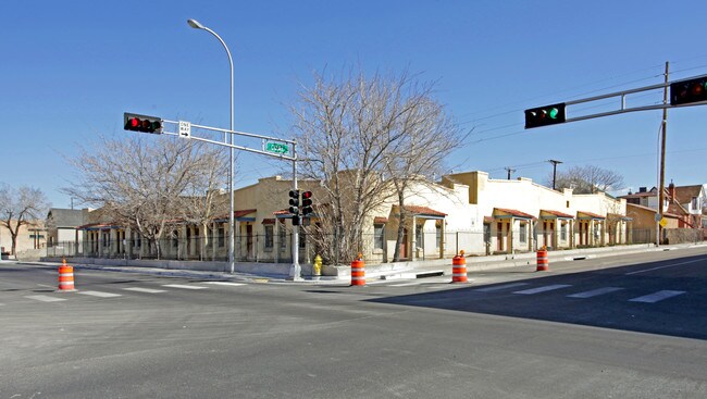 Broadway Apartments in Albuquerque, NM - Building Photo - Building Photo