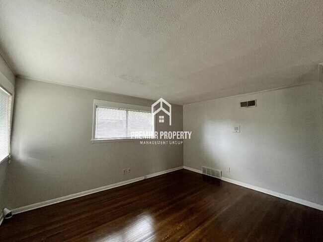 1550 Colonial Rd in Memphis, TN - Building Photo - Building Photo