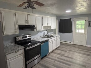 72 Longfellow Rd in Worcester, MA - Building Photo - Building Photo
