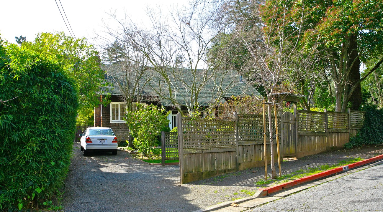 260 Crescent Rd in San Anselmo, CA - Building Photo