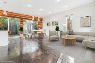 3425 Louise St in Oakland, CA - Building Photo - Building Photo