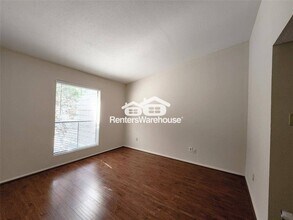 2110 Wilcrest Dr in Houston, TX - Building Photo - Building Photo
