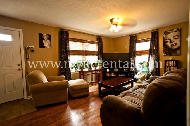 property at 4916 Juniper Dr