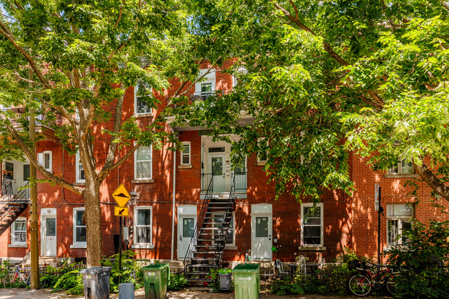 953 Saint-Ferdinand in Montréal, QC - Building Photo - Building Photo