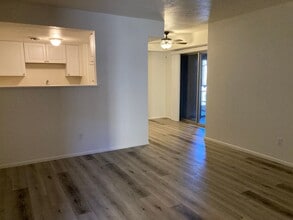1620 N Wilmot Rd in Tucson, AZ - Building Photo - Building Photo