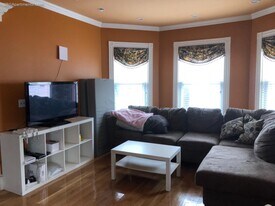 6 Saint Paul St, Unit 2 in Cambridge, MA - Building Photo