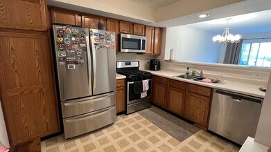 1788 Grove Ave in Schaumburg, IL - Building Photo - Building Photo