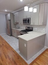 83 Pamrapo Ave in Jersey City, NJ - Foto de edificio - Building Photo