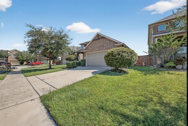 8922 Pinenut Dr