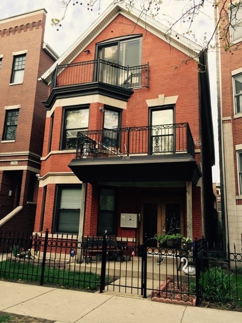 3748 N Clifton Ave, Unit 1