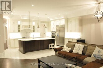 161 Florence Ave in Toronto, ON - Building Photo - Building Photo
