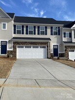 10460 Dalton Woods Ct NW in Huntersville, NC - Building Photo