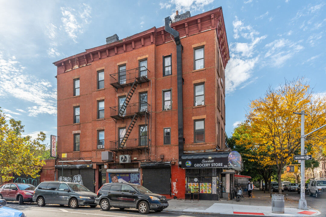 896 Lafayette Ave in Brooklyn, NY - Foto de edificio