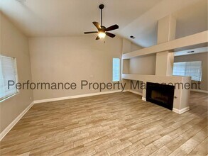 3809 Burnaby Dr in Bakersfield, CA - Building Photo - Building Photo