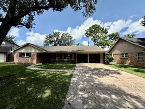1631 Shadow Bend Dr in Houston, TX - Building Photo - Building Photo