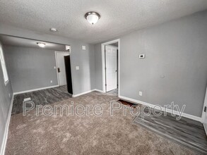 5230 NE Barnes Ave in Kansas City, MO - Building Photo - Building Photo