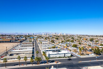 Sunrise Apartments in Las Vegas, NV - Building Photo - Building Photo