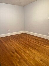 53 W Elm Ave in Quincy, MA - Building Photo - Building Photo