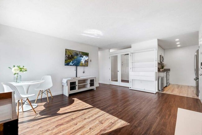 403 Requeza St in Encinitas, CA - Building Photo - Building Photo