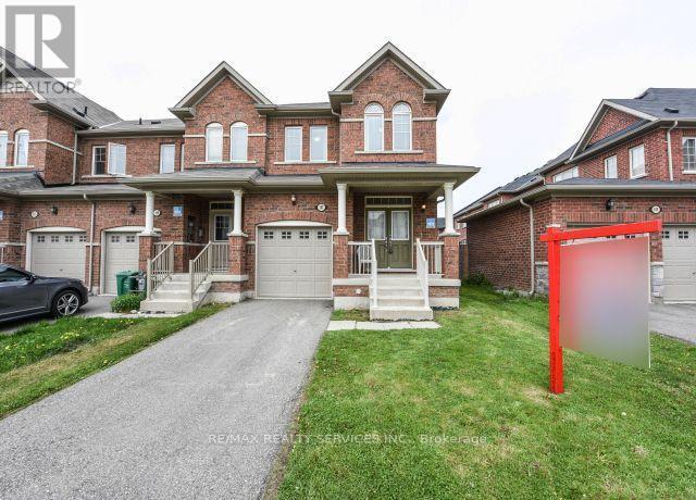 107 Naperton Dr in Brampton, ON - Building Photo